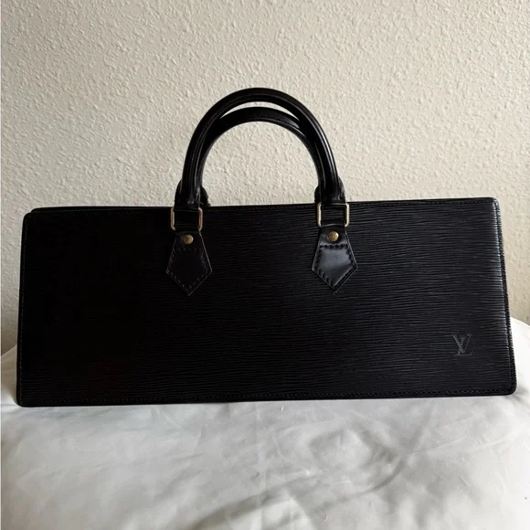 louis vuitton epi sac triangle. - Picture 2 of 13